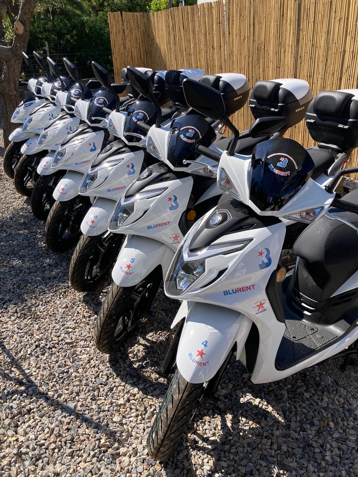 Scooter Sym Symphony SR 125 nuovi 2026 disponibili per il noleggio presso Blu Rent a Lacona, Isola d’Elba